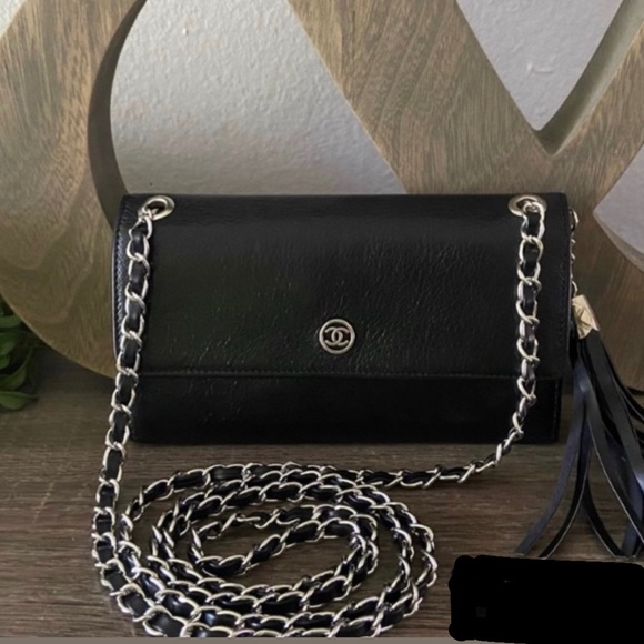 ⛓🖤 Chanel Wallet on a Chain Crossbody Black Leather Silver CC Logo WOC Revamp
